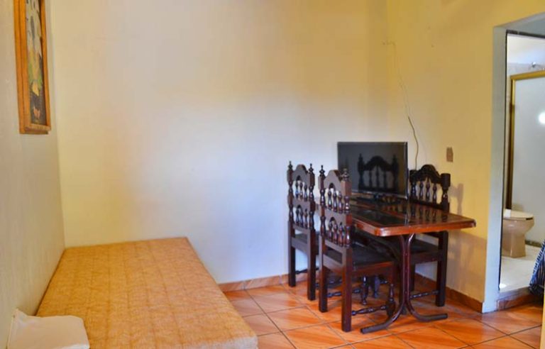 comedor-bungalow-familiade4-guayabitos-bungalows-el delfin